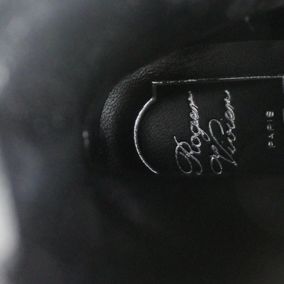 NEW Roger Vivier Viv Strass Bootie - Picture 13 of 16